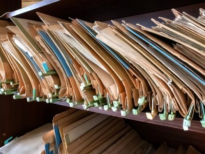 Stare faktury - dokumenty księgowe do utylizacji - Leszno