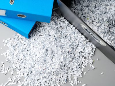 Ścinki po utylizacji dokumentów i segregator(ów), Kościan