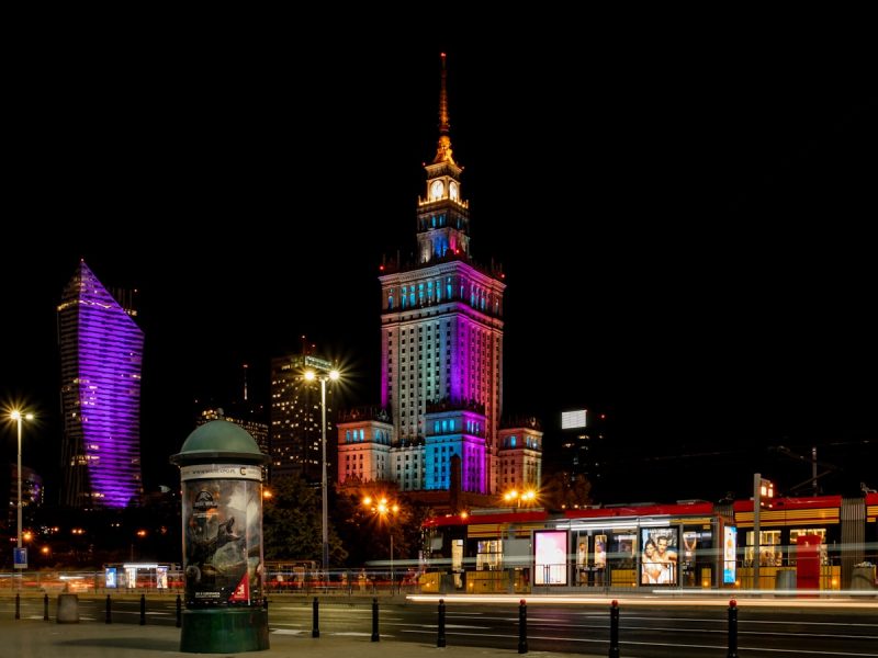 Warszawa nocą - miasto biznesu
